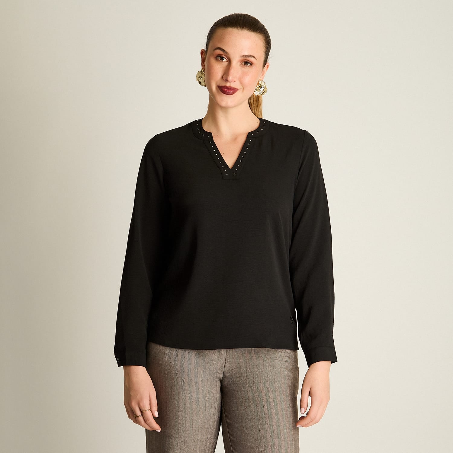 Blusa Negro Manga Larga Elasticidad Nula Sin Forro Calce Normal Tela Plano